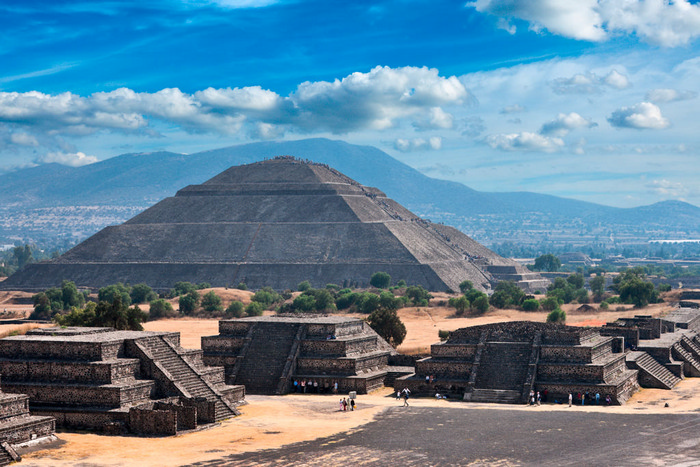 Pyramid-of-the-Sun.-Teotihuacan_9694.jpg