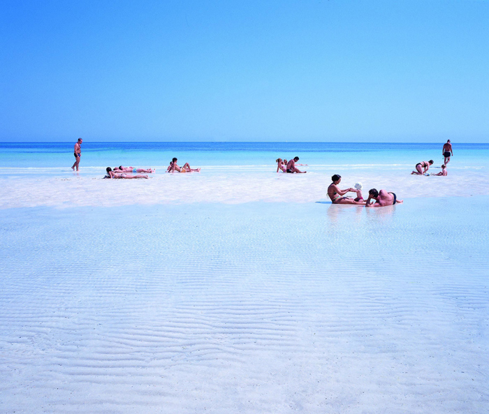 Пляжи Туниса: кому и что продавать?